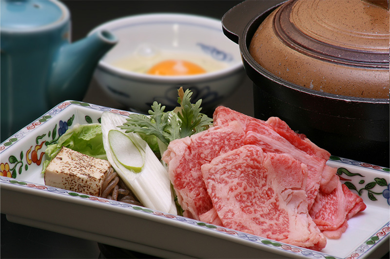 お昼のお献立【北乃寮限定御膳・飛騨牛御膳・麺類】などご用意しております