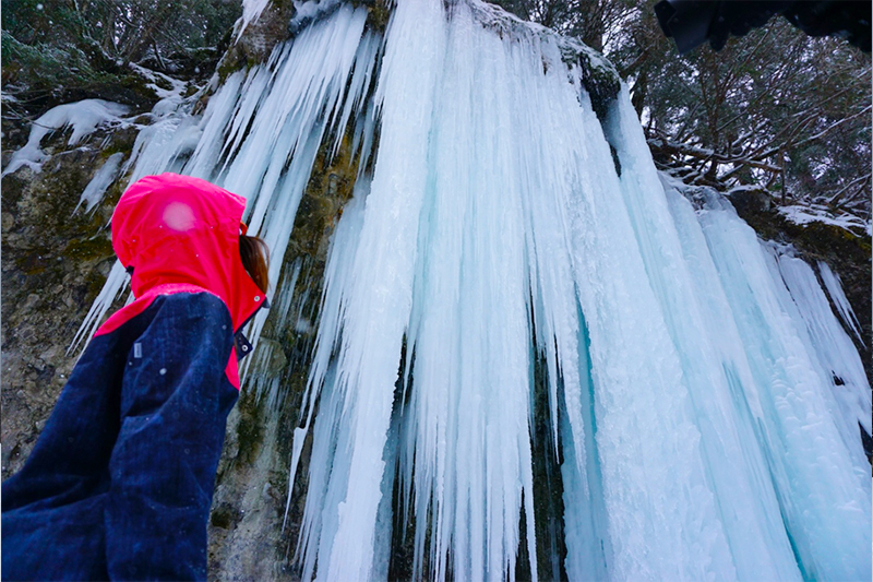 巨大な氷瀑に圧巻～小坂な冬の滝めぐり①～